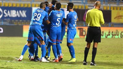 التعادل السلبي يحسم الشوط الأول من مواجهة حسنية أغادير ضد الزمالك