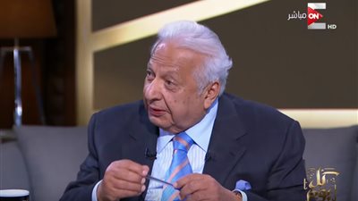 فيديو| الدكتور أحمد عكاشة: «المصريين بيحبوا الكورة عشان الشفافية»