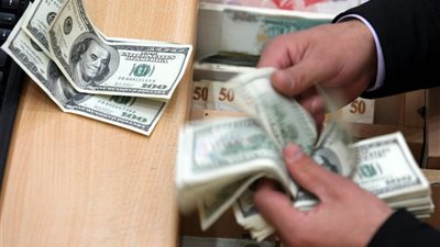 توقعات بارتفاع اسعار الجنيه مقابل الدولار حتى منتصف 2020