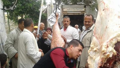 افتتاح مبادرة كلنا واحد لبيع الخضروات واللحوم بمركز ببا ببني سويف