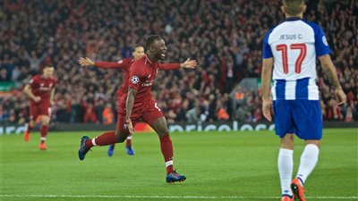 فيديو| ليفربول يدك بورتو بثنائية وصلاح يهدر في الشوط الأول