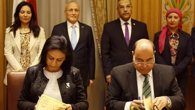 رئيسة المجلس القومي:الفتيات يطلبن الانضمام إلي الجيش المصري 