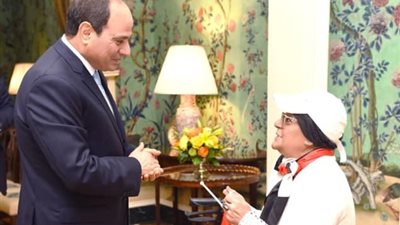 الرئيس السيسي يلبي طلب الأم المثالية المصرية المقيمة في أمريكا 