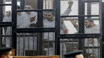 الجنايات تُرجئ محاكمة 32 متهمًا في «خلية ميكروباص حلوان» لـ13 مايو
