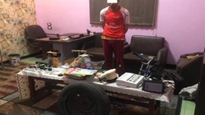 ضبط عامل لاتهامه بـ «سرقة متعلقات المواطنين» بأسيوط