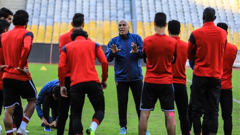 لاعبو الأهلي