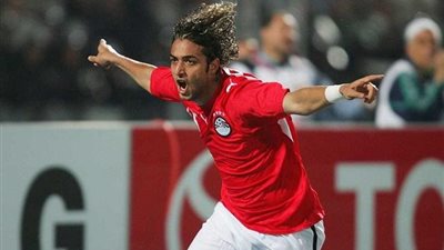 وصول رئيس الكاف وأحمد حسام ميدو إلى مقر القرعة