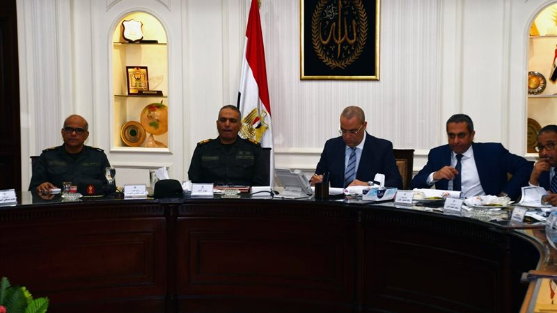 وزير الإسكان ورئيس