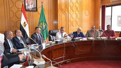 محافظ الإسماعيلية يناقش استعدادات التعديلات الدستورية 2019