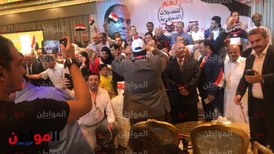 فيديو| الأغاني الوطنية تشتعل بين أبناء الجالية المصرية في جدة