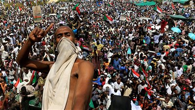 سياسيون يكشفون مصير نظام البشير بعد الثورة السودانية
