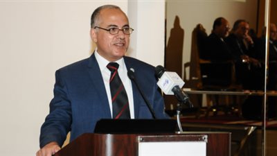 تفاصيل زيارة وزير الري لمشروعات حماية شواطئ هولندا