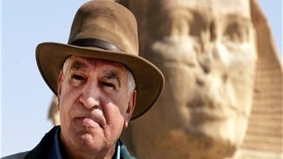 زاهي حواس يكشف اسباب حريق كاتدرائية نوتردام بفرنسا