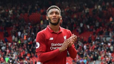 مدافع ليفربول عن مواجهة برشلونة «ستكون عنوان البطولة»