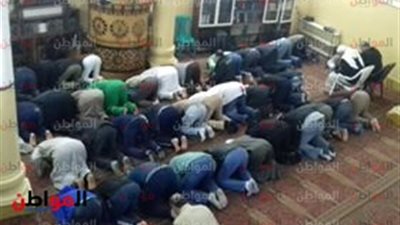 صور| توافد المصلين على مساجد الإسكندرية لأداء صلاة الجمعة
