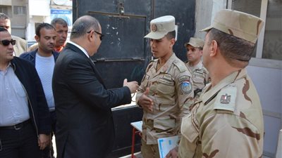 محافظ الغربية يتفقد اللجان الإنتخابية إستعداداً لإنطلاق الإستفتاء