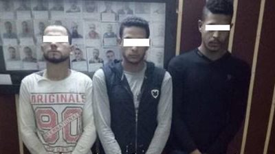 القوات الأمنية تضبط 3 أشخاص فور سرقتهم لمركبة توك توك بالقاهرة