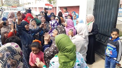 نساء البحيرة بالرقص والأعلام يشاركن في التعديلات الدستورية 2019