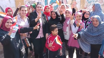 مستقبل وطن يوزع الأعلام علي أطفال القليوبية احتفالاً بالاستفتاء