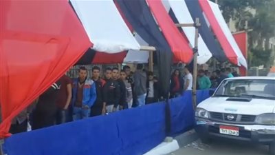 فيديو| الحشود أمام لجان مصر القديمة للمشاركة في التعديلات الدستورية 2019