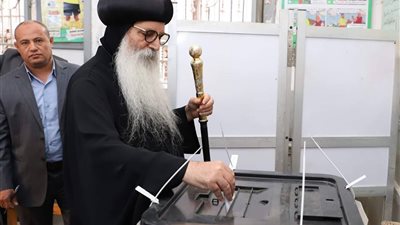 اسقف طما وتوابعها يدلي بصوته فى سوهاج