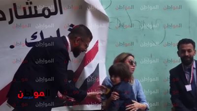صور| رزان مغربي تدلي بصوتها فى التعديلات الدستورية 2019