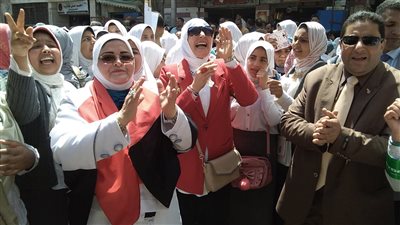 طلاب مدارس كفر الشيخ ينظمون مسيرة للحث على المشاركة في الاستفاء