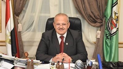 رئيس جامعة القاهرة يهنئ أساتذة وأعضاء هيئة التدريس الفائزين بجوائز الدولة