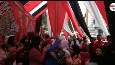 فيديو| إقبال نسائي مكثف داخل لجان استفتاء التعديلات الدستورية بالشرابية