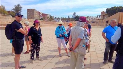 وفود سياحية متعددة الجنسيات تزور المناطق الأثرية في سوهاج