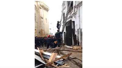 مصرع شخصين في الجزائر إثر انهيار مبنى من 4 طوابق