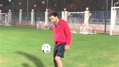 فيديو| كواليس فكرة بمليون جنيه .. على ربيع يستعرض مهاراته فى كرة القدم