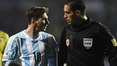  عاجل| طاقم حكام مكسيكي لمباراة الأهلي ضد المصري في الدوري