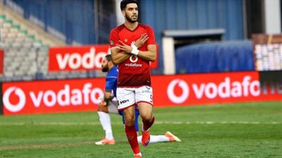 شاهد| وليد أزارو يهدر هدف محقق للأهلي أمام المصري