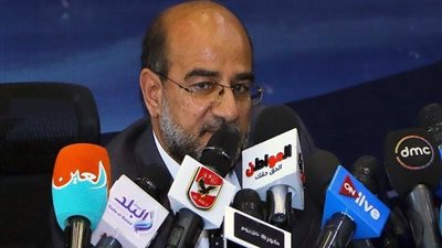 صراع «ثلاثي القمة» على اللقب يضع عامر حسين في أزمة جديدة