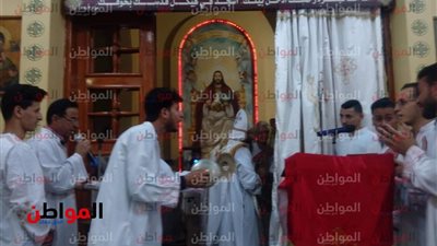  فيديو وصور |«تمثيلية القيامة» أبرز طقوس قداس ليلة العيد بالكنائس
