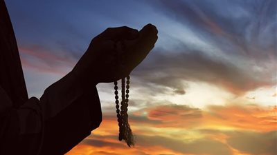 قبل موعده .. تعرف على دعاء ثامن يوم رمضان 2019 وثوابه