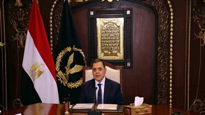 وزير الداخلية يهنئ رئيس اتحاد عمال مصر بمناسبة عيد العمال 2019