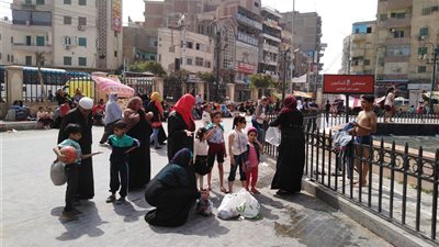 توافد المئات من المواطنين على «مسجد السيد البدوي»للإحتفال بشم النسيم