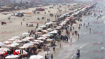 فيديو| ازدحام الأهالي والمصطافين على شاطئ بورسعيد في شم النسيم 2019