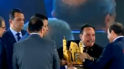 صور| بالأسماء هذه تكريمات احتفالية عيد العمال 2019