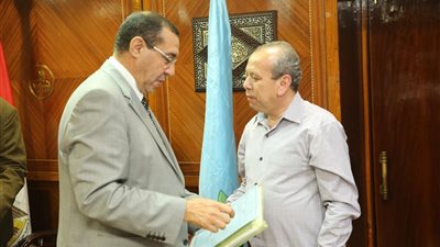 محافظ كفرالشيخ يبحث مع برلماني مشاكل وطلبات مواطنين دسوق وقلين 