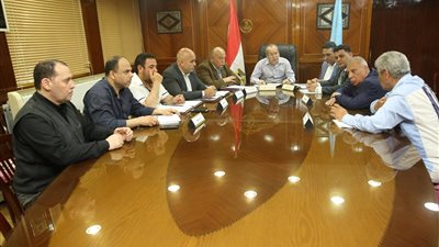 محافظ كفرالشيخ: خطة لتطوير ورفع كفاءة الطرق 
