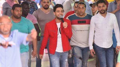 صور| أحمد جمال فى حفل شم النسيم بنادي مدينة نصر