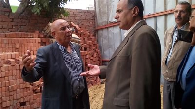«سكرتير مساعد الإسكندرية» يستمع لشكاوى المواطنين خلال جولة تفقدية
