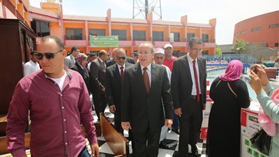 صور| محافظ كفر الشيخ يهنئ «عرائس» مؤسسة نهر الخير