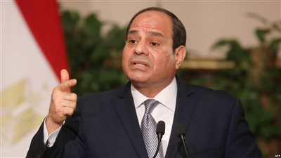 السيسي:المشروعات القومية تنفذها شركات مصرية مدنية وليس الجيش