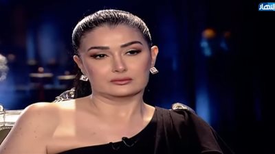 فيديو| غادة عبد الرازق: «ندمانه اني كلمت جمهوري من على السرير»