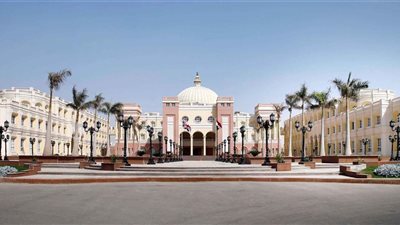 الجامعة البريطانية تدعم 53 شركة بقطاع الصناعة باستشارات فنية