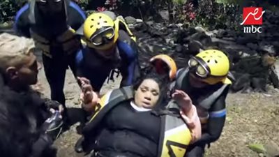 شيماء سيف تفقد الوعي بـ رامز في الشلال (فيديو)